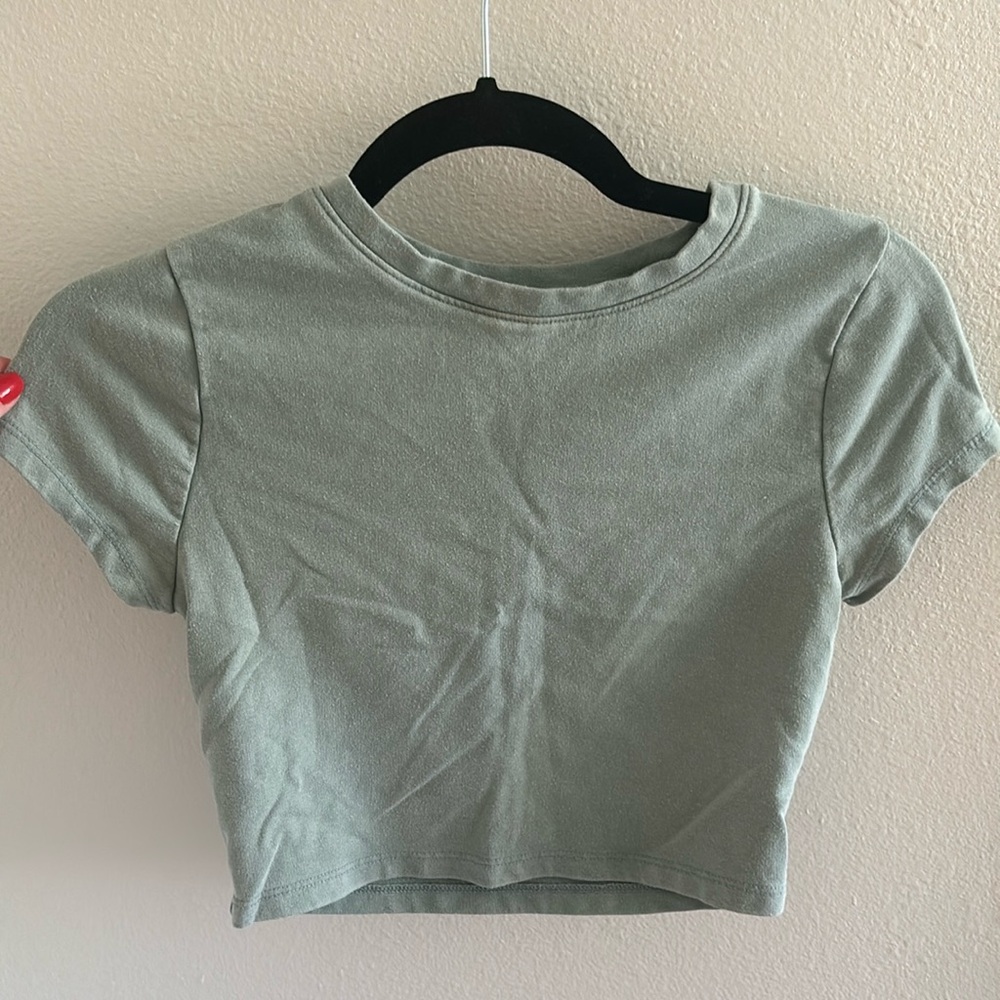 LA hearts cropped green baby tee size S